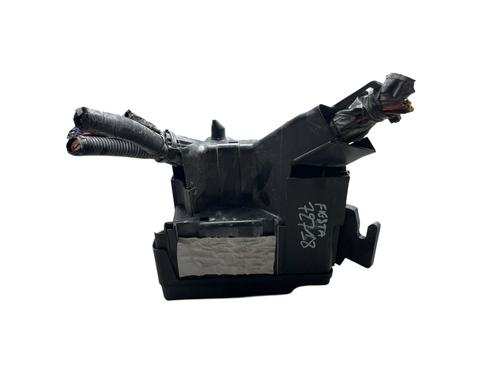 Used Fuse box Fuse box FORD FIESTA VI (CB1, CCN) 1.25 (82 hp) 33050913 33050913