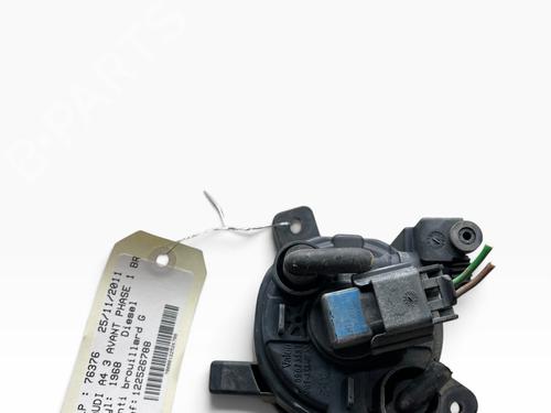 left-front-fog-light-audi-a4-b8-avant-8k5-2007-2008-2009-2010-2011-2012-2013-2014-2015-2016-2017-33019859 main image