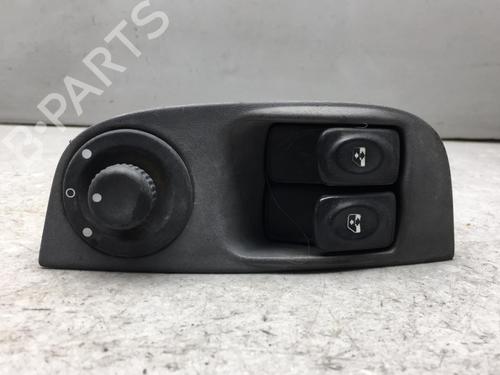 Used Left front window switch RENAULT MEGANE I (BA0/1_) 1.6 16V (BA04, BA0B, BA11, BA1J, BA16, BA19, BA1K, BA1V,... (107 hp) 25579850