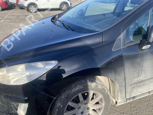 Fuse box PEUGEOT 308 I (4A_, 4C_) 1.6 HDi | BP32024937E1