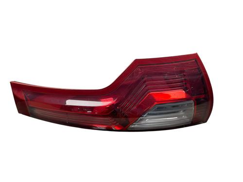 Used Right taillight Right taillight 33817206 33817206