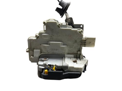 Høyre foran lås AUDI A8 D3 (4E2, 4E8) 3.0 TDI quattro (233 hp) 27612885