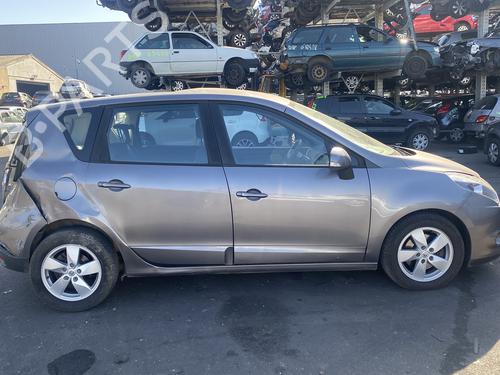 Radio RENAULT SCÉNIC III (JZ0/1_) 1.9 dCi (JZ0J, JZ1J, JZ1K, JZ1S) | BP25510472E6 