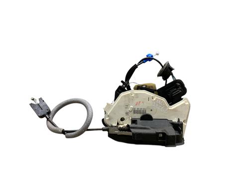 rear-left-lock-seat-leon-5f1-2012-2013-2014-2015-2016-2017-2018-2019-2020-2021-25504278 main image