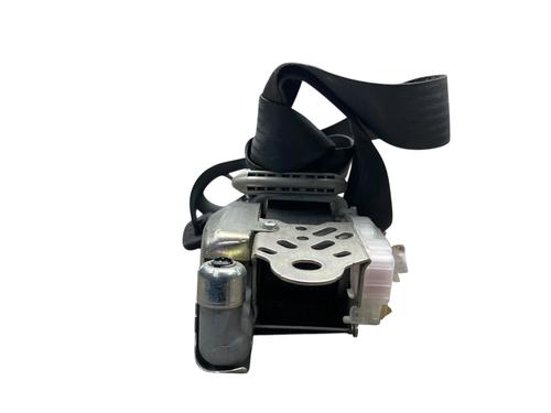 front-right-seatbelt-suzuki-swift-iii-mz-ez-2005-28198757 main image