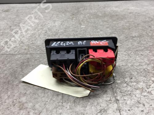 Fensterheberschalter links vorne für AUDI A6 C4 (4A2) 2.5 TDI (140 hp) 25524942
