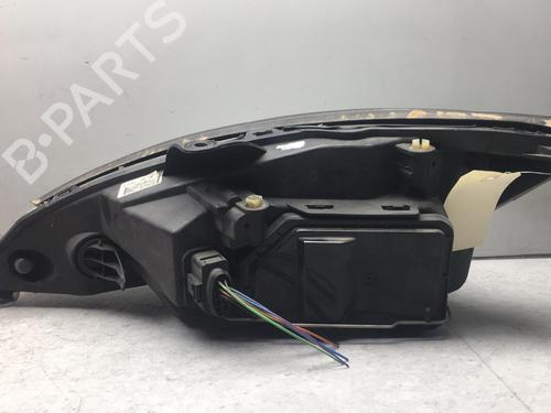 Faro izquierdo FORD FOCUS I (DAW, DBW) 1.8 TDCi (115 hp) 25520611