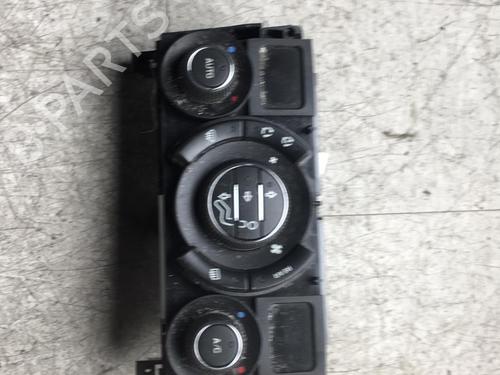 Used Climate control PEUGEOT 5008 (0U_, 0E_) 2.0 HDi 150 / BlueHDi 150 (150 hp) 25529163
