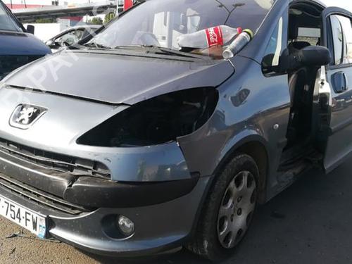 Right headlight PEUGEOT 1007 (KM_) 1.4 16V | BP25576876C29 - Image 8