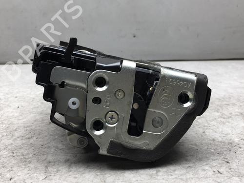 Used Rear right lock TOYOTA AURIS (_E15_) 1.4 D-4D (NDE150_, NDE150R) (90 hp) 25534033