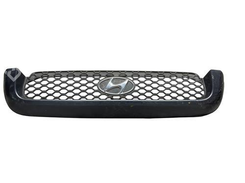 Grill HYUNDAI SANTA FÉ I (SM) 2.0 CRDi 4x4 (113 hp) 25544340