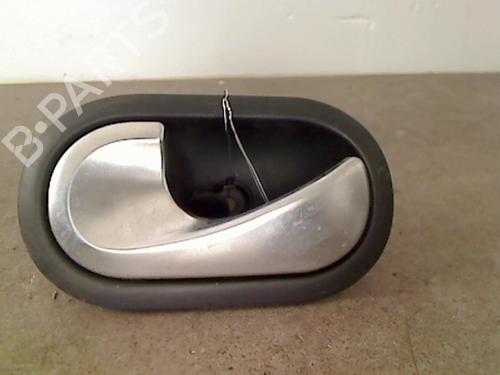 Used Rear left interior door handle RENAULT MODUS / GRAND MODUS (F/JP0_) 1.5 dCi (FP0D, JP0D) (82 hp) 25536281