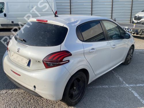 Right front fog light PEUGEOT 208 I (CA_, CC_) 1.6 HDi / BlueHDi 75 | BP29975918C31