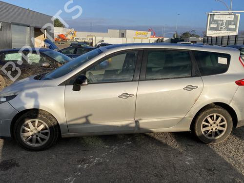 Fuse box RENAULT GRAND SCÉNIC III (JZ0/1_) 1.6 dCi (JZ00, JZ12) | BP32098073E1 