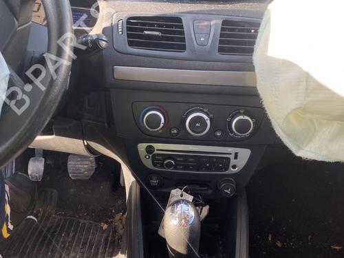 Fuse box RENAULT MEGANE III Hatchback (BZ0/1_, B3_) 1.5 dCi (BZ0C) | BP32865023E1  - Image 20
