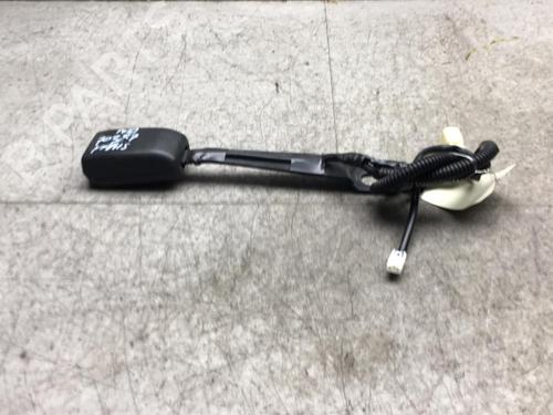 Used Seat buckle TOYOTA YARIS (_P9_) 1.4 D-4D (NLP90_, NLP90R) (90 hp) 25529283