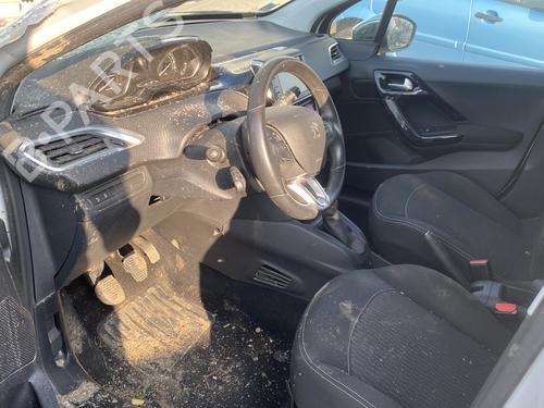 Right front fog light PEUGEOT 208 I (CA_, CC_) 1.6 HDi / BlueHDi 75 | BP29975918C31