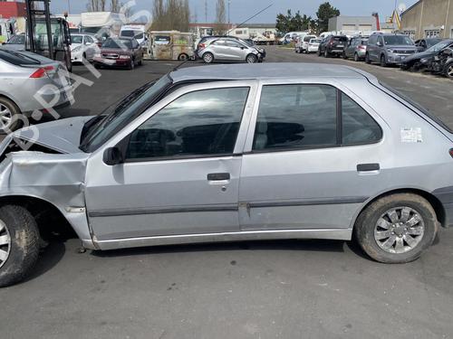 Right taillight PEUGEOT 306 (7B, N3, N5) 1.6 SR | BP25551122C35