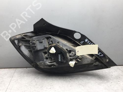 Højre baglygte OPEL ASTRA H (A04) 1.9 CDTI (L48) (150 hp) 25584889