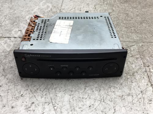 Radio RENAULT LAGUNA II (BG0/1_) 1.9 dCi (107 hp) 25576009