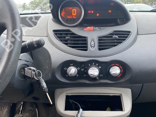 Højre Foran Tågelygte RENAULT TWINGO II (CN0_) 1.2 16V (CN04, CN0B) | BP25542066C31 