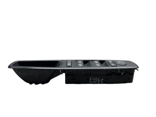 Used Left front window switch RENAULT FLUENCE (L3_) 1.5 dCi (L30B) (106 hp) 28517367