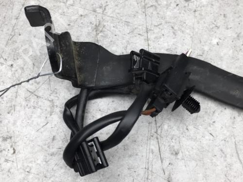 Used Seat buckle VW TOURAN (1T1, 1T2) 1.9 TDI (105 hp) 25520568
