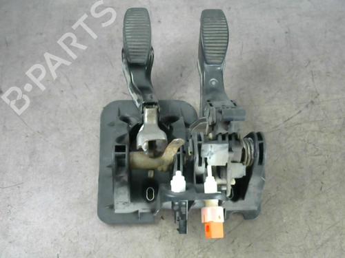 Used Pedal FORD KA (RU8) 1.3 TDCi (75 hp) 25532305