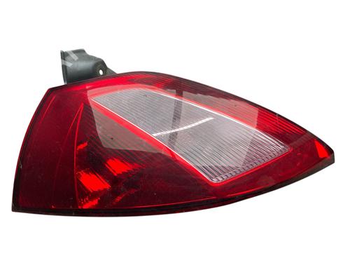 left-taillight-renault-megane-ii-bm01_-cm01_-2001-2002-2003-2004-2005-2006-2007-2008-2009-2010-2011-2012-27362538 main image