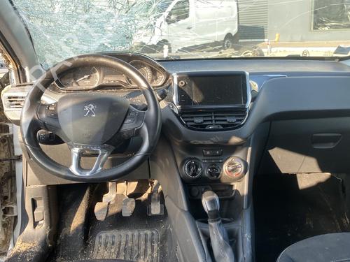 Right front fog light PEUGEOT 208 I (CA_, CC_) 1.6 HDi / BlueHDi 75 | BP29975918C31