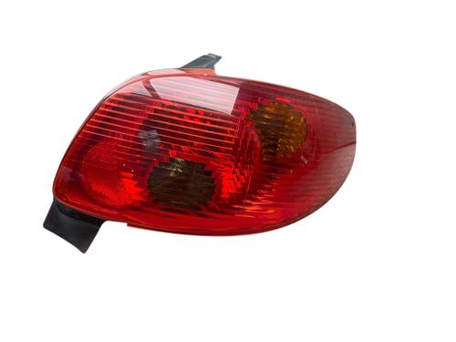 Używane Lampa tylna prawa PEUGEOT 206 Hatchback (2A/C) 1.1 i (60 hp) 29411590