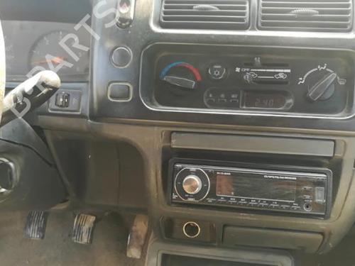 Scheinwerfer rechts MITSUBISHI L200 (K7_T, K6_T, K5_T) 2.5 TD 4WD (K74T) | BP25516543C29 