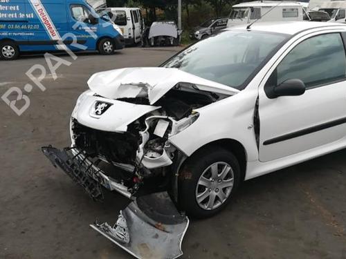 Left mirror PEUGEOT 206+ (2L_, 2M_) 1.4 HDi eco 70 | BP25577325C26
