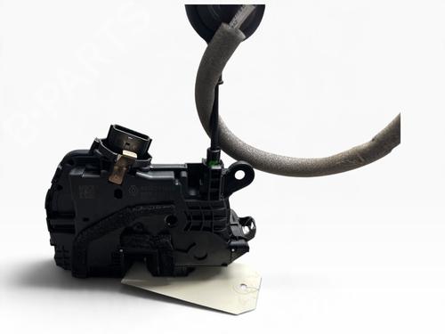 front-left-lock-renault-clio-v-b7_-2019-39997574 main image