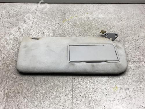 Used Right sun visor Right sun visor 25556680 25556680