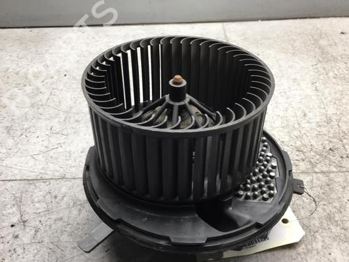Varmeblæser VW TOURAN (1T3) 2.0 TDI (140 hp) 25570537