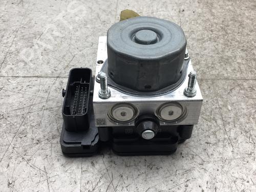 Used ABS pump TOYOTA AYGO (_B4_) 1.0 VVTi (KGB40) (72 hp) 25510491