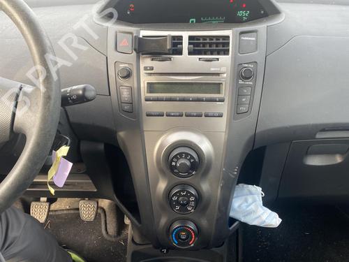 Left front window switch TOYOTA YARIS (_P9_) 1.0 VVT-i (KSP90_, KSP90R) | BP25573597I27 