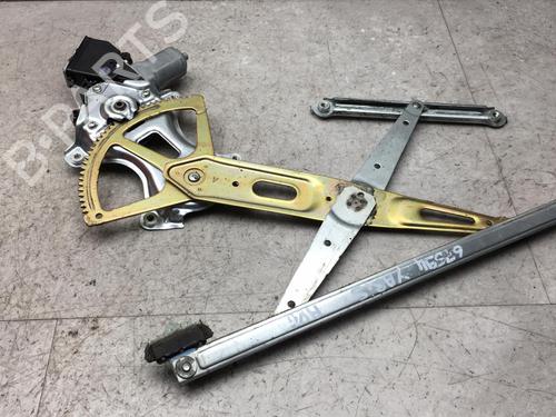 Elevalunas delantero izquierdo TOYOTA YARIS (_P9_) 1.0 VVT-i (KSP90_, KSP90R) (69 hp) 25581856