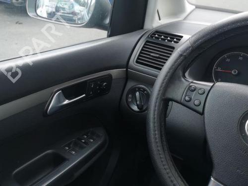 Venstre bak beltestrammer VW TOURAN (1T1, 1T2) 1.9 TDI | BP25583754C89 