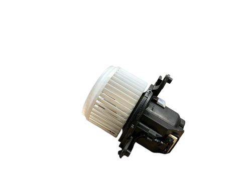 Heater blower motor PEUGEOT 3008 II SUV (MC_, MR_, MJ_, M4_) 1.5 BlueHDi 130 | BP25530599M62