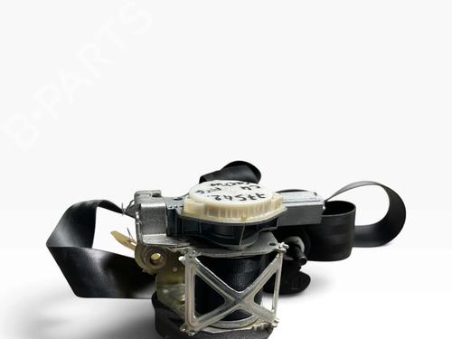 front-left-seatbelt-citroen-c4-cactus-2014-40089962 main image
