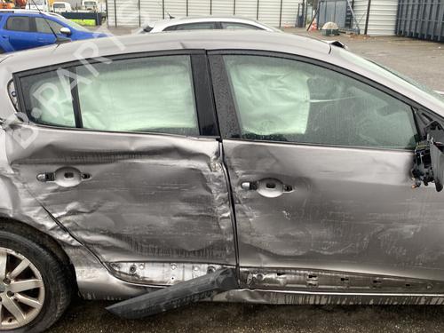 Fuse box RENAULT MEGANE III Hatchback (BZ0/1_, B3_) 1.5 dCi (BZ09, BZ0D, BZ1W, BZ29, BZ14) | BP32505465E1  - Image 10