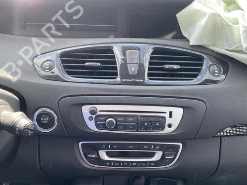 Right tailgate light RENAULT SCÉNIC III (JZ0/1_) 1.5 dCi | BP25551465C80 