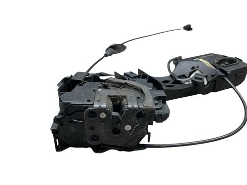 front-right-lock-renault-megane-iv-hatchback-b9amn_-2015-32777837 main image