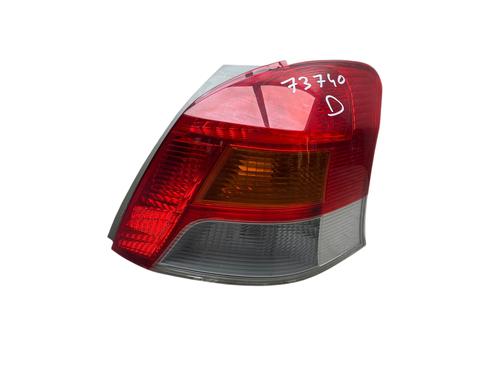 Høyre baklys TOYOTA YARIS (_P9_) 1.33 VVT-i (NSP90_, NSP90R) (100 hp) 25563005