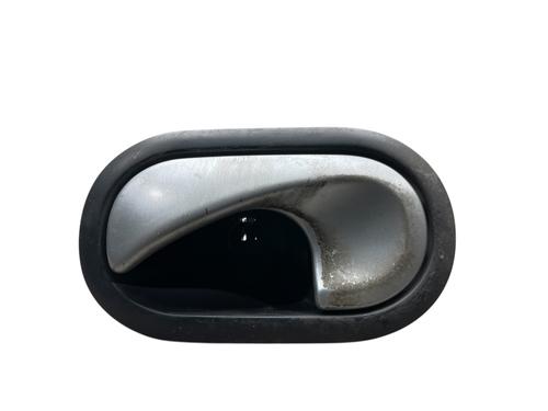 Used Front left interior door handle Front left interior door handle RENAULT TWINGO II (CN0_) 1.2 16V (CN04, CN0B) (75 hp) 29501647 29501647
