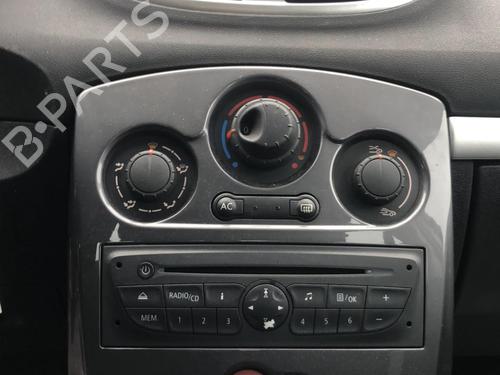 Rear fog light RENAULT CLIO III (BR0/1, CR0/1) 1.2 16V Hi-Flex (BR1U, CR1U) | BP25528592C37 