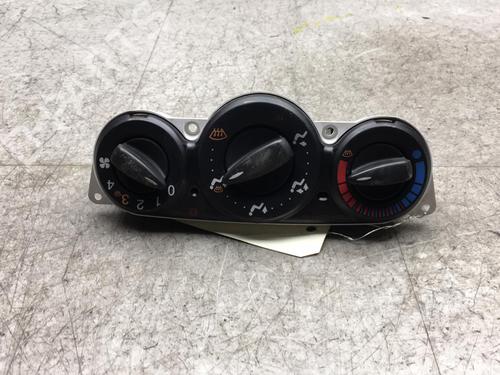 Commande Chauffage FORD FOCUS I (DAW, DBW) 1.8 TDCi (115 hp) 25547478