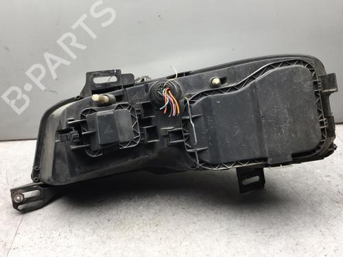 Używane Lampa przednia prawa FIAT STILO (192_) 1.9 JTD (192_XF1A) (80 hp) 25553776